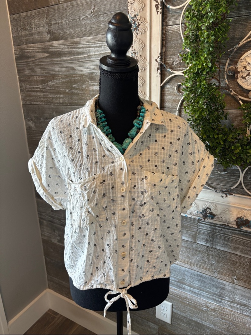 Madewell (Size M) Cropped Button-Front Shirt Mini Floral Print - White & Navy